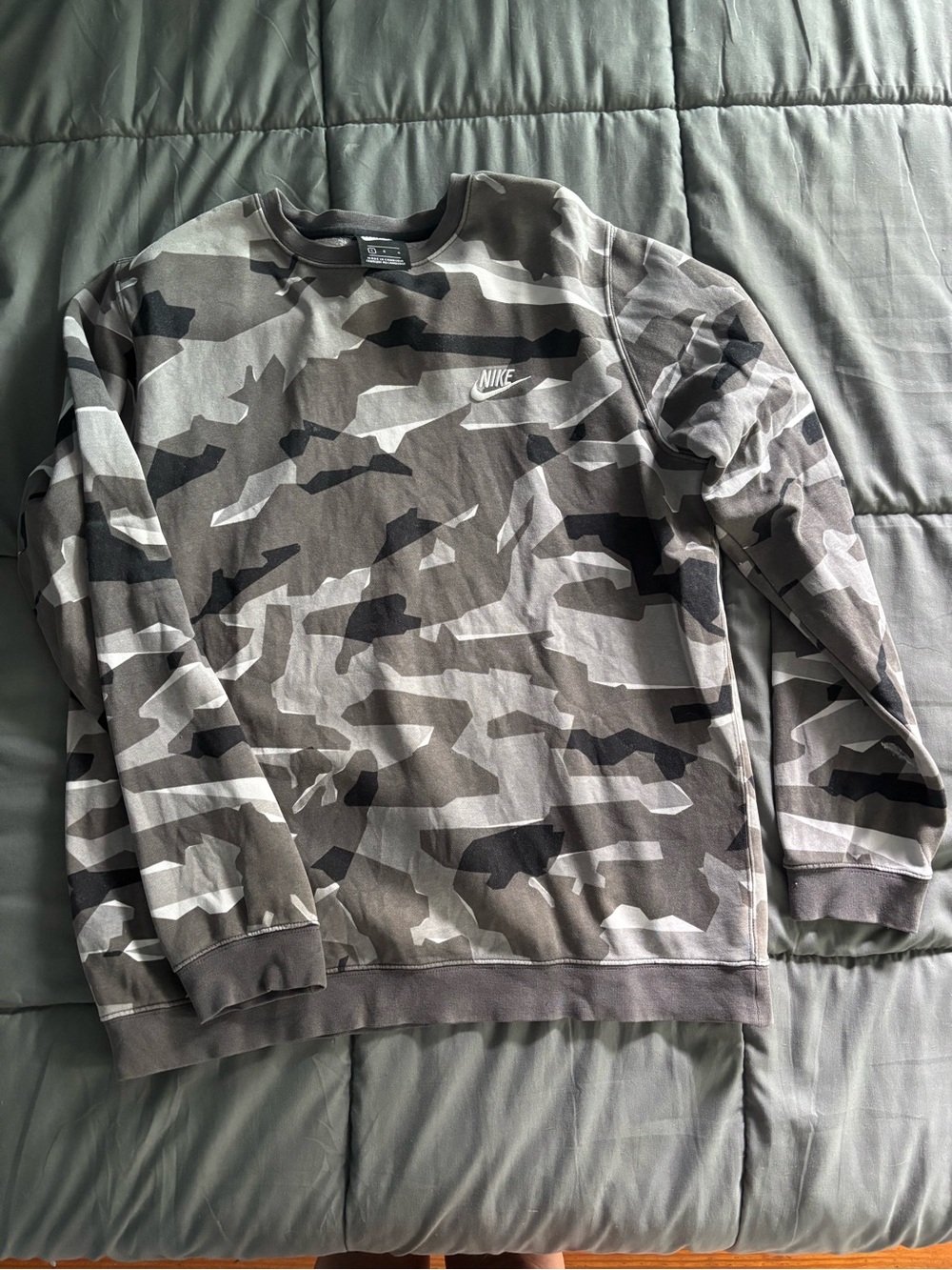 Nike Men's Camouflage Crewneck Sweatshirt - Gray Camo